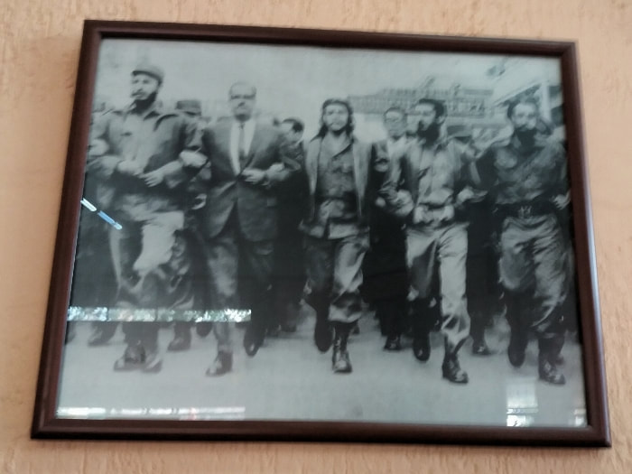 photo of Che Guevara and Fidel CastroCafé hanging in the La Habana in Mexico City