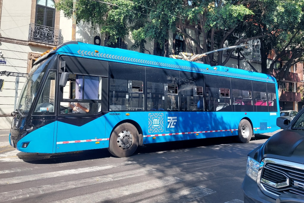 How to Travel by Trolleybus in Mexico City