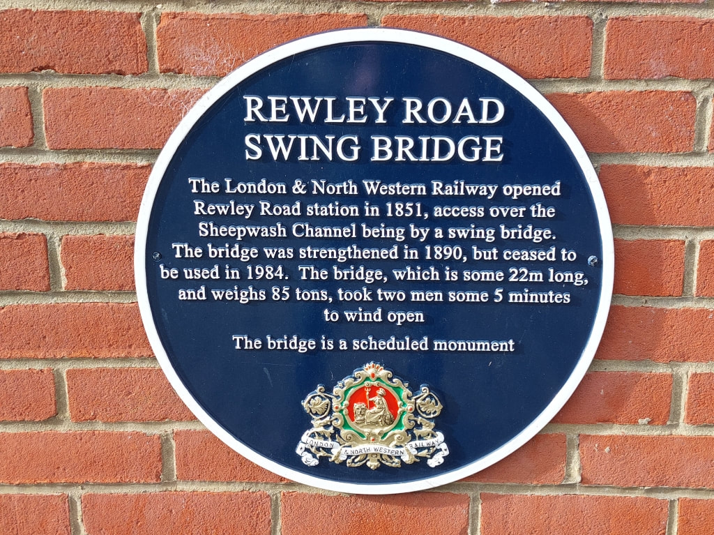 Rewley road swing bridge plaque in oxford