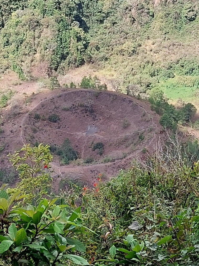 Boquerón crater with the Boqueroncito cinder cone
