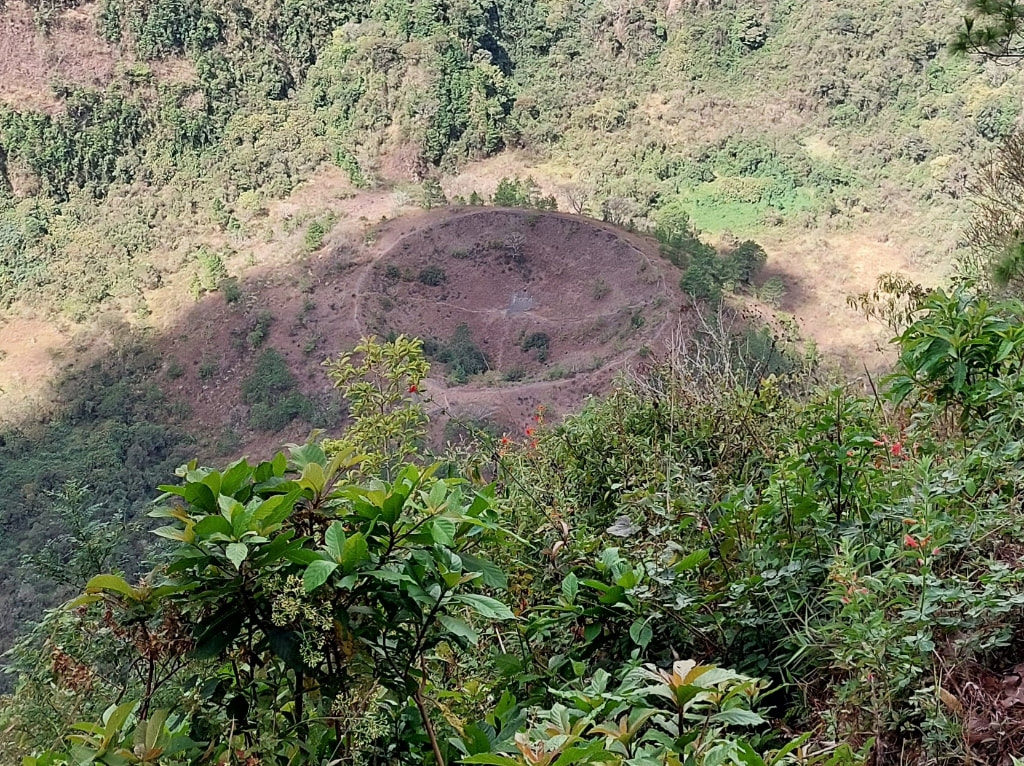 Boquerón crater with the Boqueroncito cinder cone