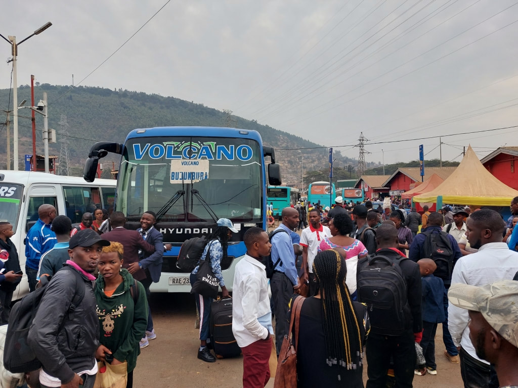 Volcano Express bus to Bujumbura