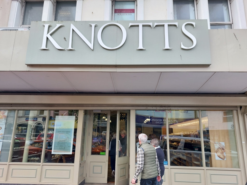 Knotts cafe and bakery in Newtwonards