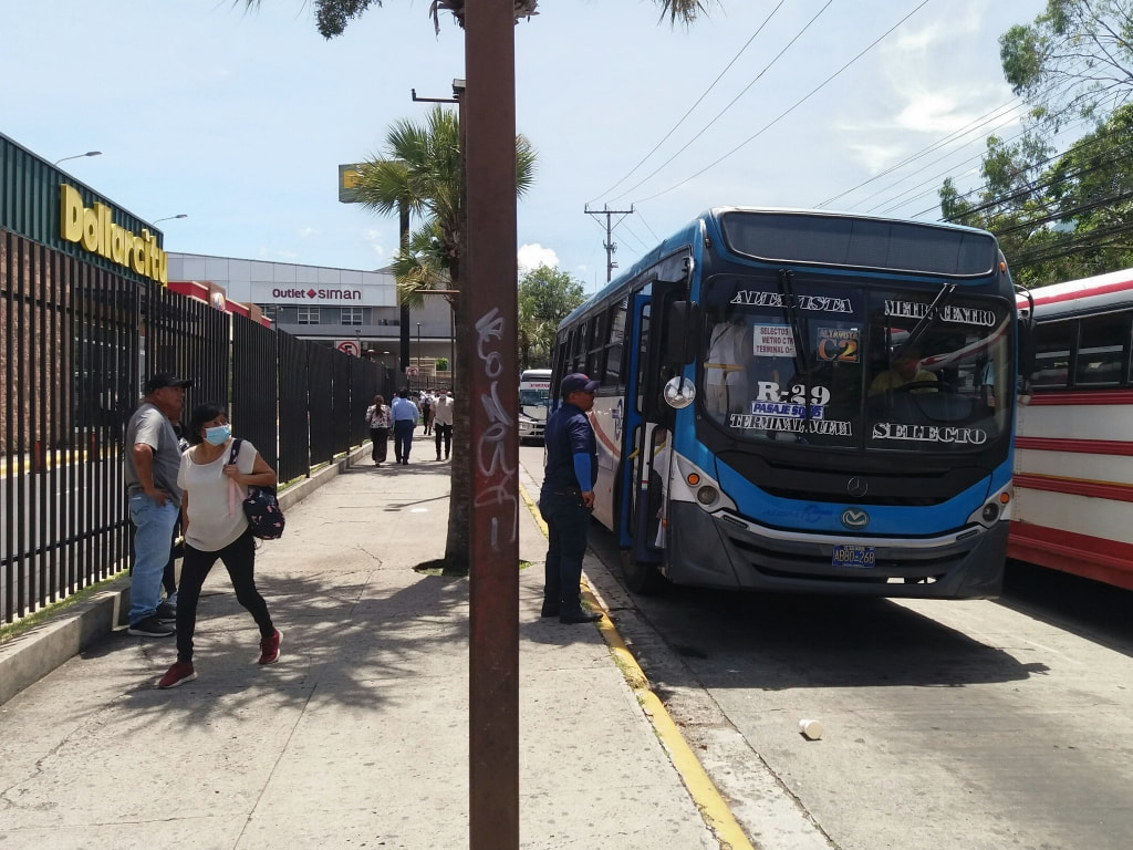 Bus to the Terminal de Oriente San Salvador