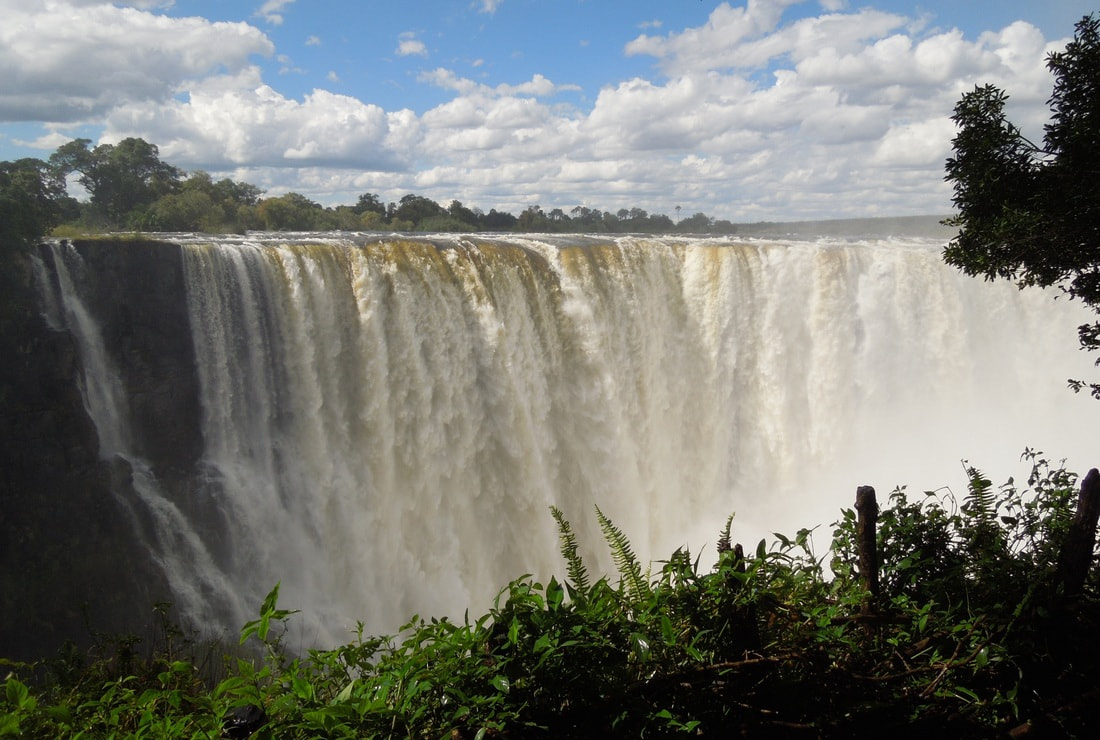 Backpacking in Zimbabwe - Victoria Falls in the Wet Season