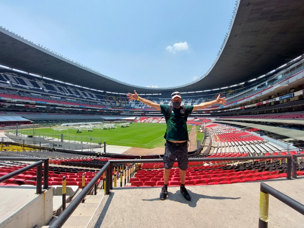 Visiting the biggest stadium Mexico: The Estadio Azteca