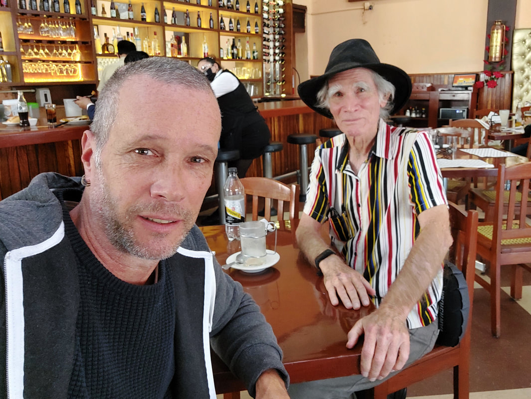 Meeting up with Wayne at the Cafe La Habana in Mexico City