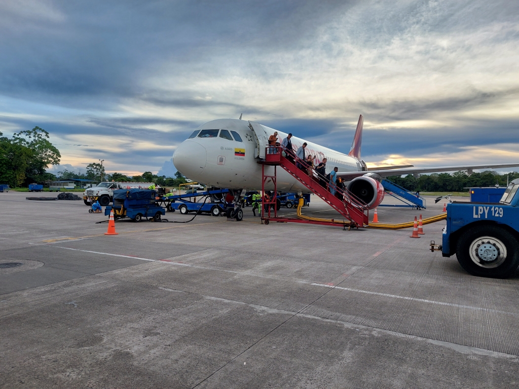 Avianca flight arrive in Leticia