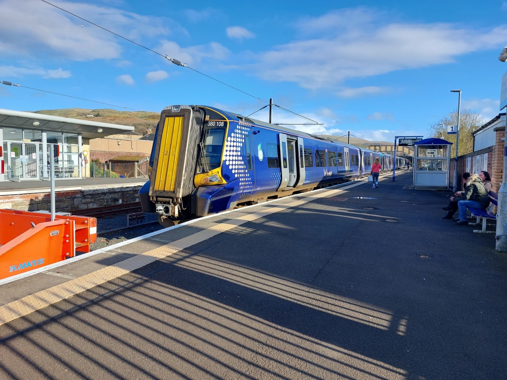 Largs to Glasgow Central train