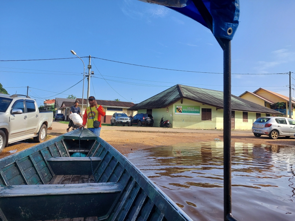 Leaving French Guiana in a pirogue